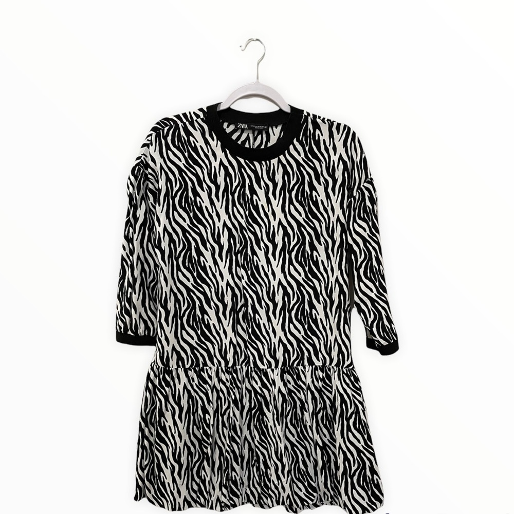 Zara, Black and White Zebra Printed dress, Mock Neck, Balloon/Bubble Dress XS